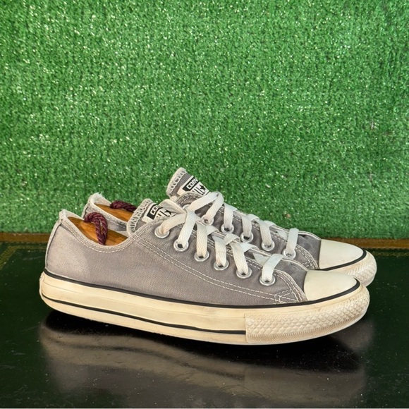 Converse Chuck Taylors All Star Gray White Sneakers Canvas Classic Kids Size 5Y - Picture 3 of 6